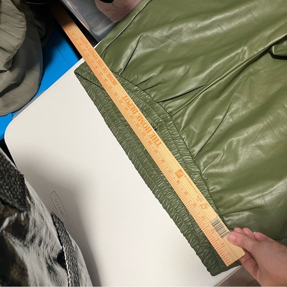 Eloquii Green Vegan Leather Cargo Jogger Pants Pull On Size 24 Q - Picture 10 of 10